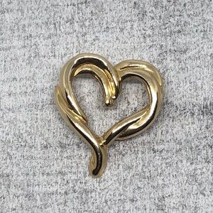 Vintage solid 14k gold makers mark 2.7g pendant only for necklace.